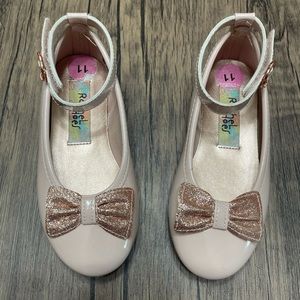Girls flat shoes (light pink)